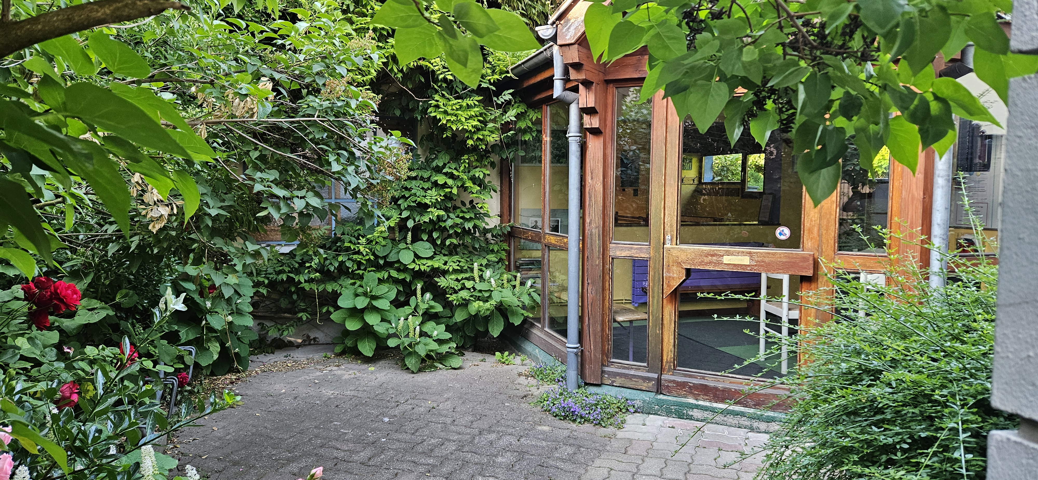 L'entrée du studio